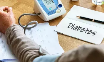Five Foods People with Diabetes: మధుమేహం ఉన్నవారు తినకూడని 5 ముఖ్యమైన ఆహారాలు.. నిపుణుల హెచ్చరిక.. Five Foods People with Diabetes: మధుమేహం ఉన్నవారు తినకూడని 5 ముఖ్యమైన ఆహారాలు.. నిపుణుల హెచ్చరిక..
