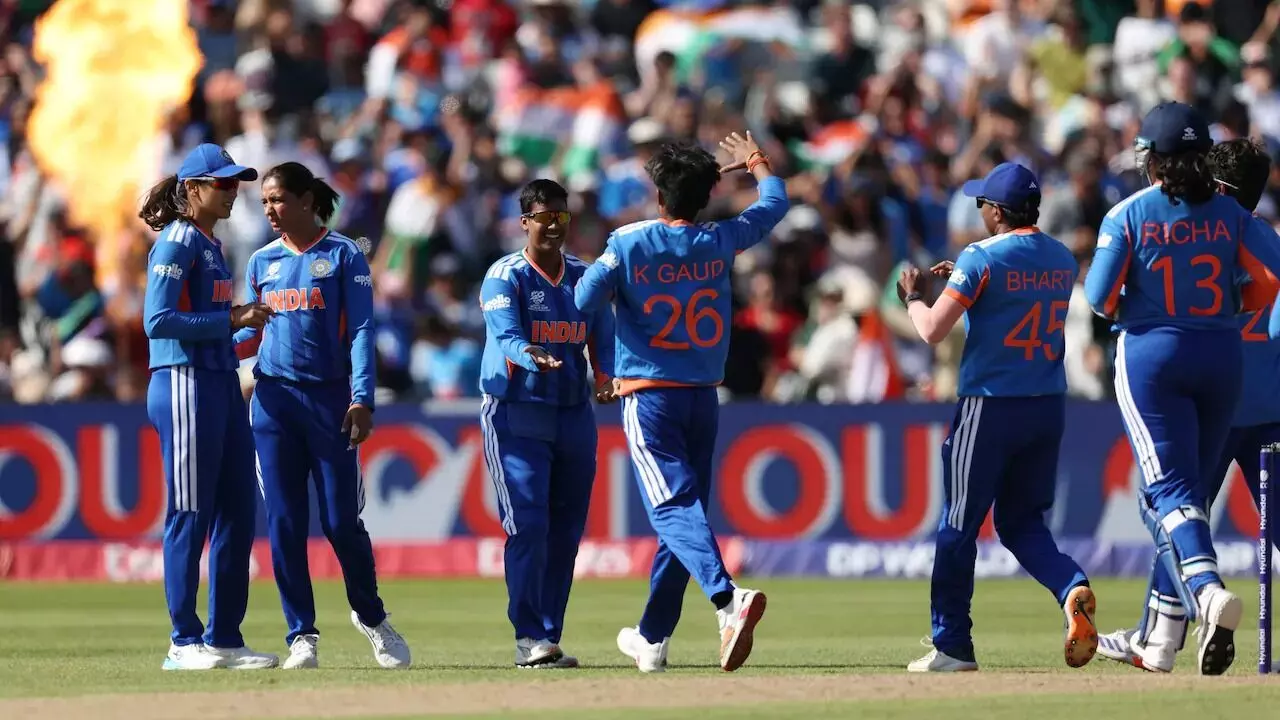 T20 World Cup: టీ20 వరల్డ్ కప్ లో పాక్పై టీమిండియా ఘనవిజయం T20 World Cup: టీ20 వరల్డ్ కప్ లో పాక్పై టీమిండియా ఘనవిజయం