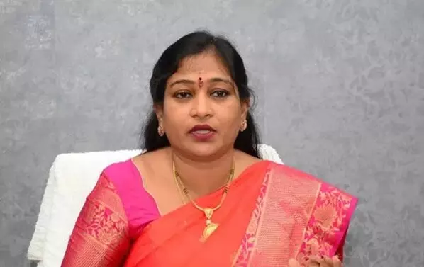 Home Minister Vangalapudi Anitha: విద్యార్థులు ఉజ్వల భవిష్యత్తును నాశనం చేసుకోవద్దు: హోం మంత్రి వంగలపూడి అనిత Home Minister Vangalapudi Anitha: విద్యార్థులు ఉజ్వల భవిష్యత్తును నాశనం చేసుకోవద్దు: హోం మంత్రి వంగలపూడి అనిత