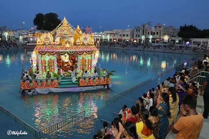 Sri Padmavathi Ammavari Annual Teppotsavam: జూన్ 25 నుండి 29 వరకు వైభవోపేతంగా శ్రీ పద్మావతి అమ్మవారి వార్షిక తెప్పోత్సవాలు Sri Padmavathi Ammavari Annual Teppotsavam: జూన్ 25 నుండి 29 వరకు వైభవోపేతంగా శ్రీ పద్మావతి అమ్మవారి వార్షిక తెప్పోత్సవాలు