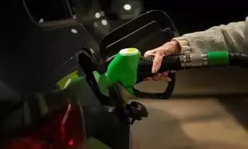E20 Petrol : ఇథనాల్ పెట్రోల్తో ఇంజిన్ ఫెయిల్ అయితే క్లెయిమ్ రిజెక్ట్.. భీమా కంపెనీల కొత్త మెలిక E20 Petrol : ఇథనాల్ పెట్రోల్తో ఇంజిన్ ఫెయిల్ అయితే క్లెయిమ్ రిజెక్ట్.. భీమా కంపెనీల కొత్త మెలిక