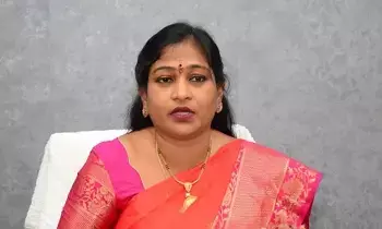 Home Minister Vangalapudi Anitha: విద్యార్థులు ఉజ్వల భవిష్యత్తును నాశనం చేసుకోవద్దు: హోం మంత్రి వంగలపూడి అనిత Home Minister Vangalapudi Anitha: విద్యార్థులు ఉజ్వల భవిష్యత్తును నాశనం చేసుకోవద్దు: హోం మంత్రి వంగలపూడి అనిత