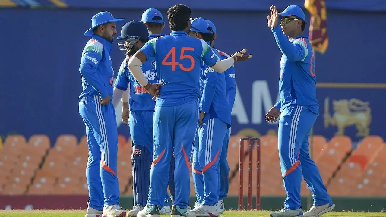 Tri-Nation ODI Series: ముక్కోణపు వన్డే సిరీస్: ఇండియా-ఎకు వరుసగా రెండో పరాజయం. Tri-Nation ODI Series: ముక్కోణపు వన్డే సిరీస్: ఇండియా-ఎకు వరుసగా రెండో పరాజయం.