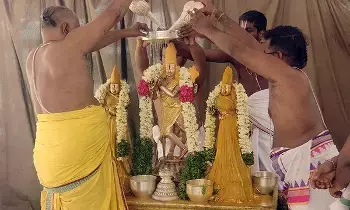 Grand Pushpayagam: భక్తులను భక్తి పారవశ్యంలో ముంచెత్తిన పుష్పయాగ వైభవం Grand Pushpayagam: భక్తులను భక్తి పారవశ్యంలో ముంచెత్తిన పుష్పయాగ వైభవం