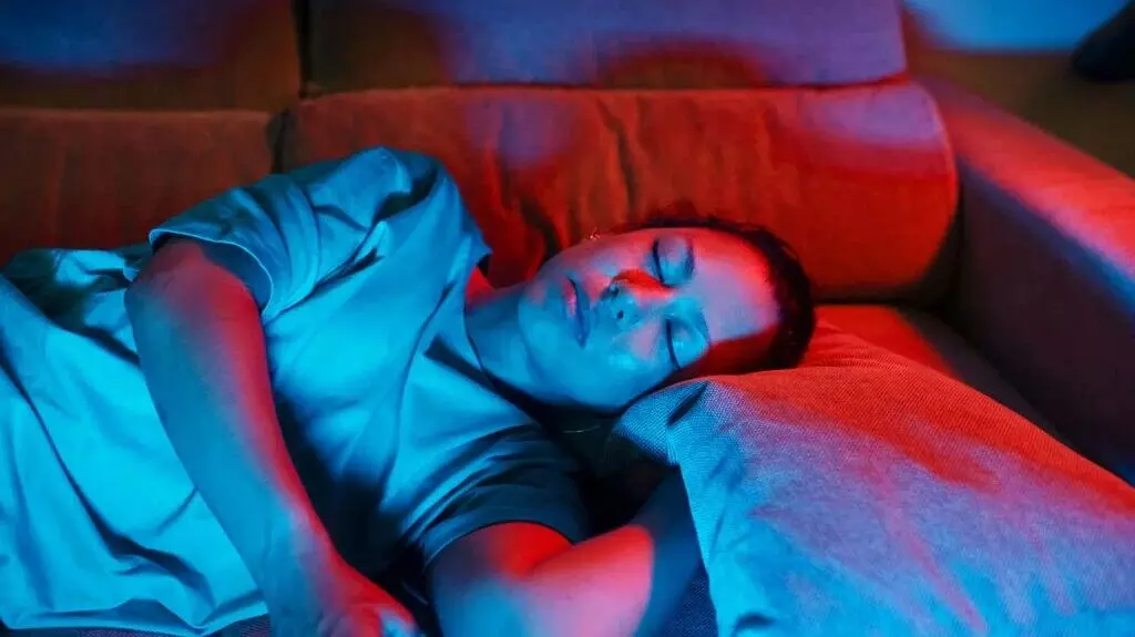 Blood Sugar Levels Drop During Sleep: నిద్రలో షుగర్ లెవెల్స్ పడిపోతున్నాయా..? ఈ సైలైంట్ కిల్లర్ గురించి తెలుసుకోండి. Blood Sugar Levels Drop During Sleep: నిద్రలో షుగర్ లెవెల్స్ పడిపోతున్నాయా..? ఈ సైలైంట్ కిల్లర్ గురించి తెలుసుకోండి.