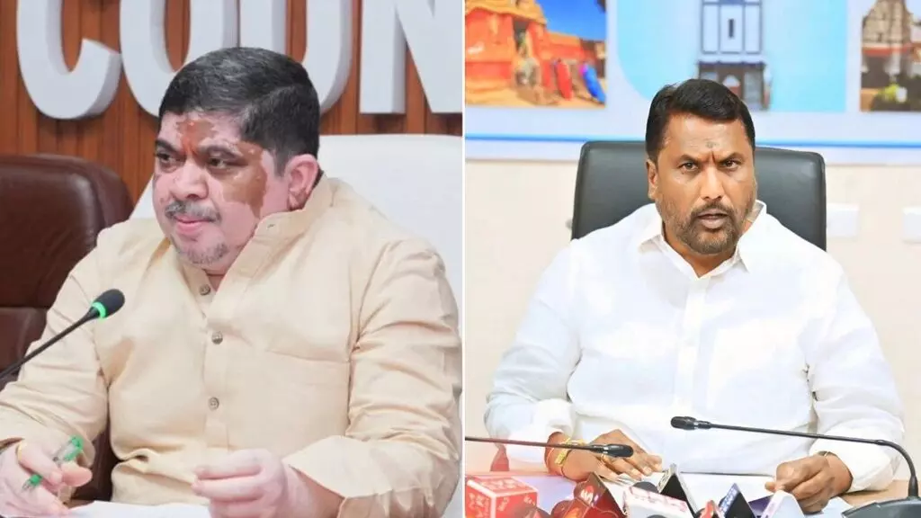 Ministers Ponnam and Adluri Laxman: మంత్రులు పొన్నం, అడ్లూరి లక్ష్మణ్ సవాల్: రూ.2 వేల కోట్ల అవినీతి నిరూపిస్తే రాజీనామా ఇస్తాం Ministers Ponnam and Adluri Laxman: మంత్రులు పొన్నం, అడ్లూరి లక్ష్మణ్ సవాల్: రూ.2 వేల కోట్ల అవినీతి నిరూపిస్తే రాజీనామా ఇస్తాం