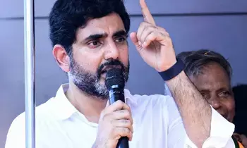 Lokesh Slams YSRCP Leaders: వైకాపా నేతల అనుచిత వ్యాఖ్యలతో మహిళా వ్యతిరేక వైఖరి వెలుగులోకి: లోకేశ్ Lokesh Slams YSRCP Leaders: వైకాపా నేతల అనుచిత వ్యాఖ్యలతో మహిళా వ్యతిరేక వైఖరి వెలుగులోకి: లోకేశ్