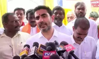 Lokesh: జగన్ ఇంటి సమీపం నుంచే మాట్లాడుతున్నా.. చర్చకు రండి: లోకేశ్ Lokesh: జగన్ ఇంటి సమీపం నుంచే మాట్లాడుతున్నా.. చర్చకు రండి: లోకేశ్