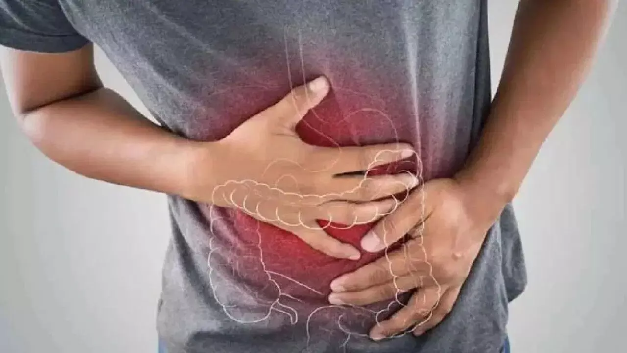 Colon Cancer: యువతలో పెరుగుతున్న పెద్దప్రేగు క్యాన్సర్.. ప్రేగులను రక్షించే సూపర్ ఫుడ్స్ ఇవే.. Colon Cancer: యువతలో పెరుగుతున్న పెద్దప్రేగు క్యాన్సర్.. ప్రేగులను రక్షించే సూపర్ ఫుడ్స్ ఇవే..
