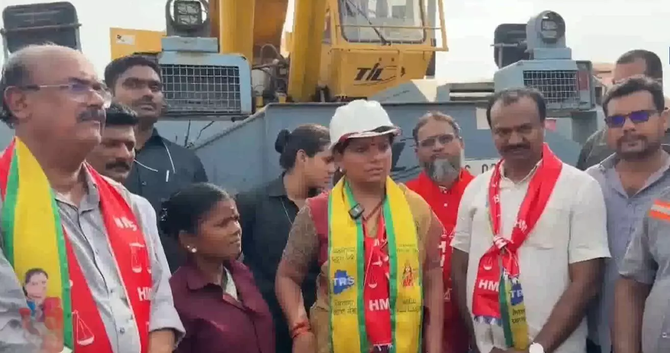 Kavitha: ఎంత అడ్డుకుంటే అంత బలంగా ముందుకు సాగుతాం: కవిత Kavitha: ఎంత అడ్డుకుంటే అంత బలంగా ముందుకు సాగుతాం: కవిత
