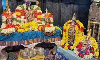 Sri Periyalwar Utsavams: శ్రీలక్ష్మీనారాయణ సన్నిధిలో వైభవంగా శ్రీ పెరియాళ్వార్ ఉత్సవాలు ప్రారంభం Sri Periyalwar Utsavams: శ్రీలక్ష్మీనారాయణ సన్నిధిలో వైభవంగా శ్రీ పెరియాళ్వార్ ఉత్సవాలు ప్రారంభం