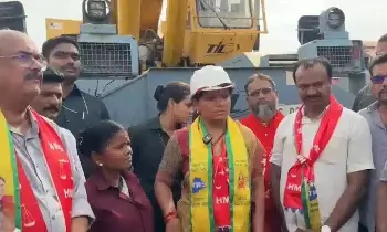 Kavitha: ఎంత అడ్డుకుంటే అంత బలంగా ముందుకు సాగుతాం: కవిత Kavitha: ఎంత అడ్డుకుంటే అంత బలంగా ముందుకు సాగుతాం: కవిత