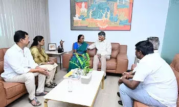 CM Chandrababu: సీఎం చంద్రబాబును కలిసిన సాయికృష్ణ కుటుంబసభ్యులు..ఉన్నతస్థాయి దర్యాప్తు చేస్తామని భరోసా CM Chandrababu: సీఎం చంద్రబాబును కలిసిన సాయికృష్ణ కుటుంబసభ్యులు..ఉన్నతస్థాయి దర్యాప్తు చేస్తామని భరోసా