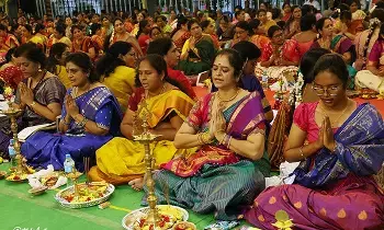 Sri Mahalakshmi Deepotsavam: శ్రీ మహాలక్ష్మీ దీపోత్సవం ఐశ్వర్యానికి ప్రతీక Sri Mahalakshmi Deepotsavam: శ్రీ మహాలక్ష్మీ దీపోత్సవం ఐశ్వర్యానికి ప్రతీక