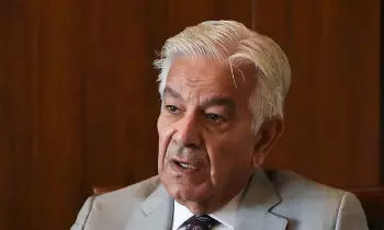 Pakistan Defence Minister: సింధు జలాలపై భారత్ కఠిన వైఖరి.. యుద్ధానికి సిద్ధమని పాక్ రక్షణ మంత్రి హెచ్చరిక Pakistan Defence Minister: సింధు జలాలపై భారత్ కఠిన వైఖరి.. యుద్ధానికి సిద్ధమని పాక్ రక్షణ మంత్రి హెచ్చరిక