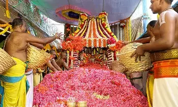 Sri Govindaraja Swamy: మూడు టన్నుల పుష్పాలతో శ్రీ గోవిందరాజస్వామివారికి పుష్పయాగ మహోత్సవం Sri Govindaraja Swamy: మూడు టన్నుల పుష్పాలతో శ్రీ గోవిందరాజస్వామివారికి పుష్పయాగ మహోత్సవం