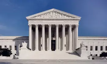 U.S. Supreme Court: నేరారోపణలు రుజువైతే గ్రీన్ కార్డ్ హోల్డర్లకు దేశబహిష్కరణ తప్పదన్న అమెరికా సుప్రీం కోర్టు