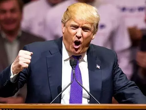 Trump: ట్రంప్ జోరుకు కళ్లెం: సెనెట్లో ఎదురుదెబ్బ, కోర్టులో నిషేధం Trump: ట్రంప్ జోరుకు కళ్లెం: సెనెట్లో ఎదురుదెబ్బ, కోర్టులో నిషేధం