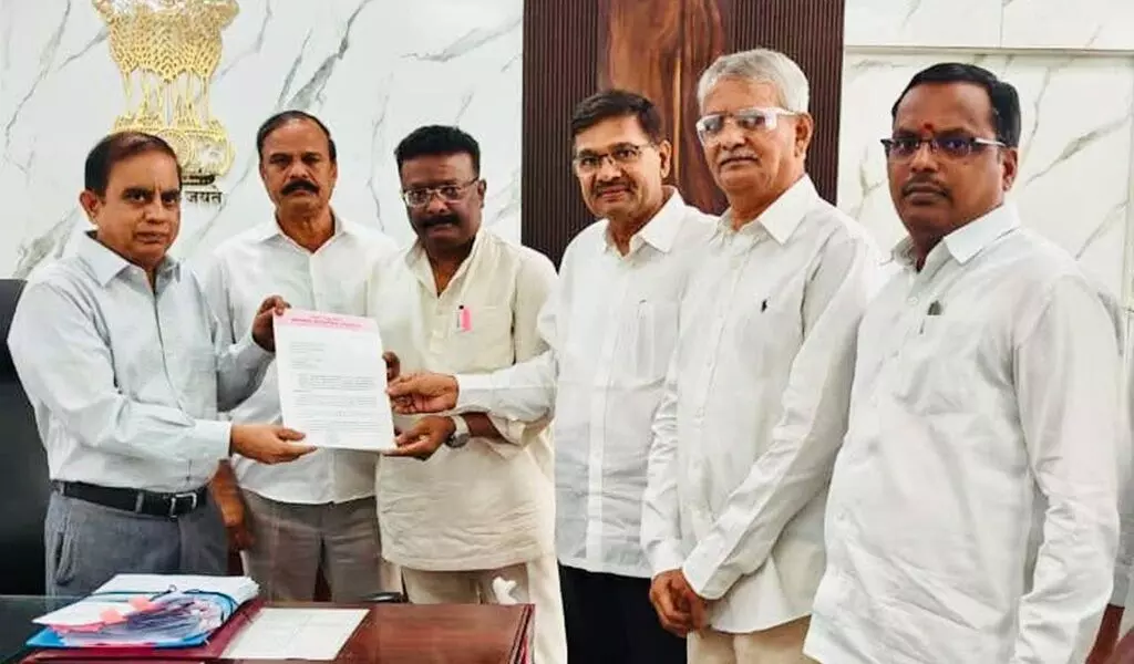 BRS Demands: ‘బహుళ ఓట్ల’ను తొలగించాలి: భారాస డిమాండ్ BRS Demands: ‘బహుళ ఓట్ల’ను తొలగించాలి: భారాస డిమాండ్