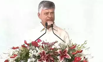Chandrababu Mocks Jagan:ఘోరాలు చేసి గుళ్ల చుట్టూ తిరుగుతున్నారు: జగన్పై చంద్రబాబు ఎద్దేవా Chandrababu Mocks Jagan:ఘోరాలు చేసి గుళ్ల చుట్టూ తిరుగుతున్నారు: జగన్పై చంద్రబాబు ఎద్దేవా