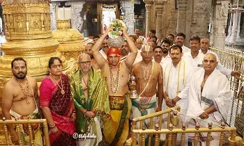Sri Bhoga Srinivasa Murthy: శ్రీ భోగశ్రీనివాసమూర్తికి వేడుకగా ప్ర‌త్యేక స‌హ‌స్ర‌క‌ల‌శాభిషేకం