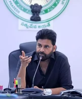 Pawan Kalyan Calls: పవన్ కల్యాణ్ సూచన: ‘ఫ్రైడే-డ్రైడే’ కార్యక్రమం రాష్ట్రవ్యాప్తంగా పకడ్బందీగా అమలు చేయాలి Pawan Kalyan Calls: పవన్ కల్యాణ్ సూచన: ‘ఫ్రైడే-డ్రైడే’ కార్యక్రమం రాష్ట్రవ్యాప్తంగా పకడ్బందీగా అమలు చేయాలి