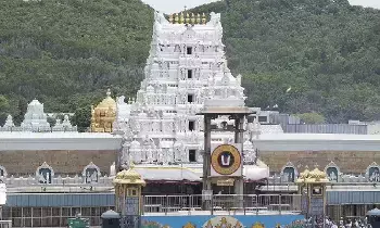 TTD Warns: శ్రీవారి దర్శనాలు, వసతి కోసం దళారులను నమ్మి మోసపోవద్దు : టీటీడీ TTD Warns: శ్రీవారి దర్శనాలు, వసతి కోసం దళారులను నమ్మి మోసపోవద్దు : టీటీడీ