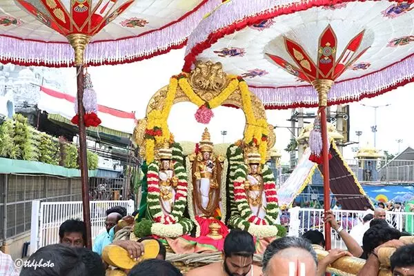 Jyeshtabhishekam: శ్రీవారి ఆలయంలో వైభవంగా ముగిసిన జ్యేష్ఠాభిషేకం Jyeshtabhishekam: శ్రీవారి ఆలయంలో వైభవంగా ముగిసిన జ్యేష్ఠాభిషేకం