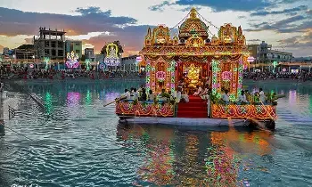 Sri Sundararaja Swamy: తిరుచానూరులో వైభవంగా తెప్పోత్సవాలు: పద్మసరోవరంలో విహరించిన శ్రీ సుందరరాజ స్వామి