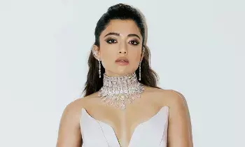 Rashmika Joins Allu Arjuns Raaka: అల్లు అర్జున్ ‘రాకా’లో రష్మిక.. జూలై నుంచే షూటింగ్ షురూ.. ఈసారి విలన్‌గా?!