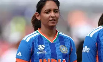 Harmanpreet Kaur Slams: కెప్టెన్ హాఫ్ సెంచరీ వృథా.. బ్యాటర్ల వైఫల్యంపై హర్మన్ప్రీత్ కౌర్ సంచలన వ్యాఖ్యలు! Harmanpreet Kaur Slams: కెప్టెన్ హాఫ్ సెంచరీ వృథా.. బ్యాటర్ల వైఫల్యంపై హర్మన్ప్రీత్ కౌర్ సంచలన వ్యాఖ్యలు!