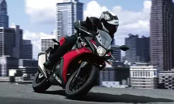 Suzuki GSX250R : హయాబుసా లుక్తో మార్కెట్లోకి సుజుకి సరికొత్త సూపర్ స్పోర్ట్ బైక్.. ఫీచర్లు చూస్తే మైండ్ బ్లాకే Suzuki GSX250R : హయాబుసా లుక్తో మార్కెట్లోకి సుజుకి సరికొత్త సూపర్ స్పోర్ట్ బైక్.. ఫీచర్లు చూస్తే మైండ్ బ్లాకే