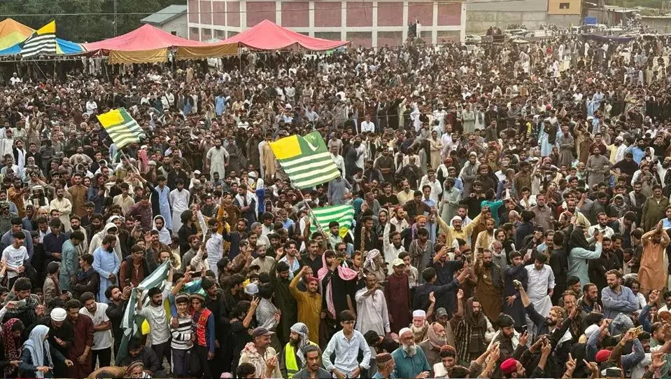 Mass Protests in PoK: పీవోకేలో తీవ్ర ఆందోళనలు: ‘మాకు పాకిస్థాన్ అవసరం లేదు’ - ఇస్లామాబాద్కు హెచ్చరిక Mass Protests in PoK: పీవోకేలో తీవ్ర ఆందోళనలు: ‘మాకు పాకిస్థాన్ అవసరం లేదు’ - ఇస్లామాబాద్కు హెచ్చరిక