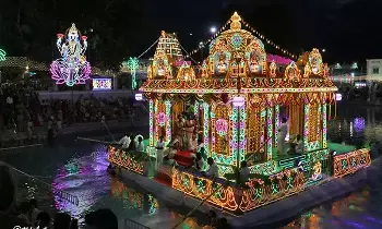 Sri Padmavathi Ammavari Teppotsavam: పద్మసరోవరంలో దివ్యంగా ముగిసిన శ్రీ పద్మావతీ అమ్మవారి తెప్పోత్సవాలు Sri Padmavathi Ammavari Teppotsavam: పద్మసరోవరంలో దివ్యంగా ముగిసిన శ్రీ పద్మావతీ అమ్మవారి తెప్పోత్సవాలు