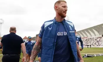 Ben Stokes: చివరి ఇన్నింగ్స్లో ఓపెనర్గా వచ్చి షాకిచ్చిన స్టోక్స్.. వీడ్కోలు మ్యాచ్లో ఇంగ్లాండ్కు ఘోర పరాజయం! Ben Stokes: చివరి ఇన్నింగ్స్లో ఓపెనర్గా వచ్చి షాకిచ్చిన స్టోక్స్.. వీడ్కోలు మ్యాచ్లో ఇంగ్లాండ్కు ఘోర పరాజయం!