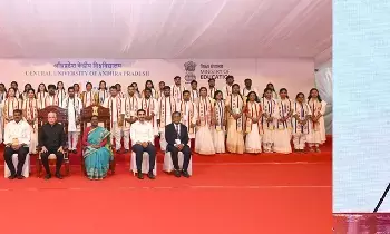 President Droupadi Murmu: వికసిత్ భారత్ నిర్మాణంలో విద్యార్థుల పాత్ర కీలకం: రాష్ట్రపతి ద్రౌపదీ ముర్ము President Droupadi Murmu: వికసిత్ భారత్ నిర్మాణంలో విద్యార్థుల పాత్ర కీలకం: రాష్ట్రపతి ద్రౌపదీ ముర్ము