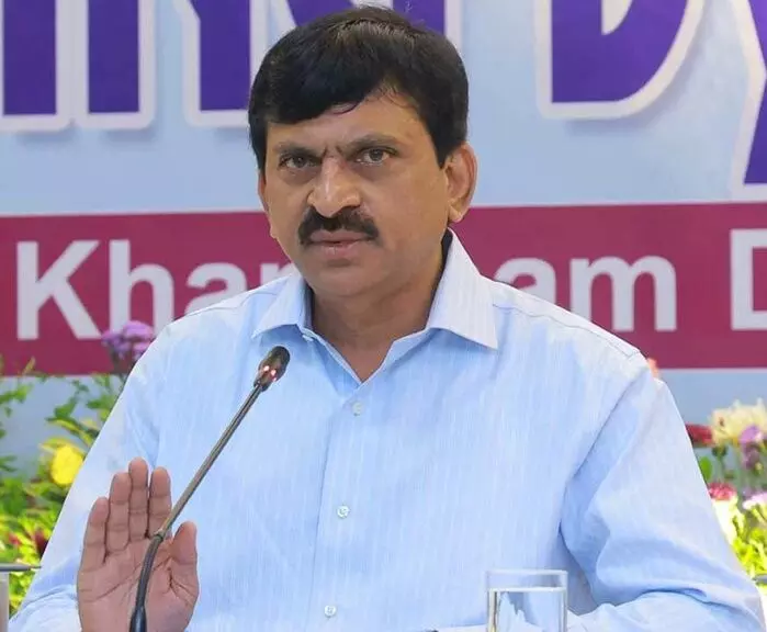 Minister Ponguleti: బీఆర్ఎస్ గూండాగిరీకి ప్రభుత్వం భయపడదు: మంత్రి పొంగులేటి Minister Ponguleti: బీఆర్ఎస్ గూండాగిరీకి ప్రభుత్వం భయపడదు: మంత్రి పొంగులేటి