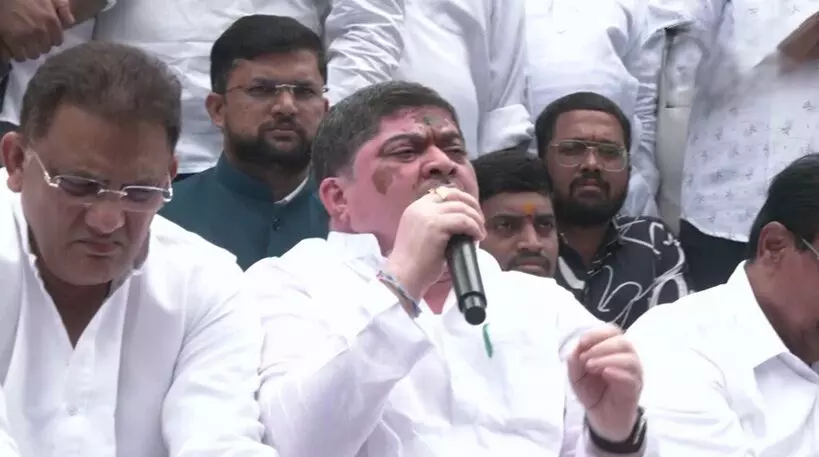 Ministers vs BRS Leaders: మంత్రులు vs బీఆర్ఎస్ నేతలు.. గన్పార్క్ వద్ద ఉద్రిక్తత! Ministers vs BRS Leaders: మంత్రులు vs బీఆర్ఎస్ నేతలు.. గన్పార్క్ వద్ద ఉద్రిక్తత!