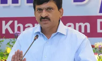 Minister Ponguleti: బీఆర్ఎస్ గూండాగిరీకి ప్రభుత్వం భయపడదు: మంత్రి పొంగులేటి Minister Ponguleti: బీఆర్ఎస్ గూండాగిరీకి ప్రభుత్వం భయపడదు: మంత్రి పొంగులేటి