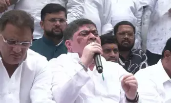 Ministers vs BRS Leaders: మంత్రులు vs బీఆర్ఎస్ నేతలు.. గన్పార్క్ వద్ద ఉద్రిక్తత! Ministers vs BRS Leaders: మంత్రులు vs బీఆర్ఎస్ నేతలు.. గన్పార్క్ వద్ద ఉద్రిక్తత!