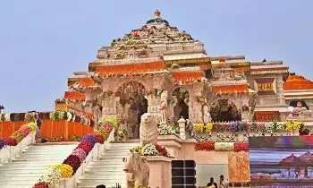 Ram Temple: సొమ్ము తీసుకొని రామమందిరంలో ఉద్యోగాలు.. విరాళాల చోరీలో మరో కోణం Ram Temple: సొమ్ము తీసుకొని రామమందిరంలో ఉద్యోగాలు.. విరాళాల చోరీలో మరో కోణం