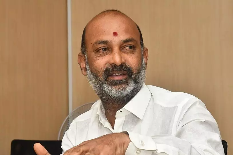 Union Minister Bandi Sanjay: కాంగ్రెస్, బీఆర్ఎస్ నాటకాలను చూసి ప్రజలు నవ్వుకుంటున్నారు: కేంద్ర హోం శాఖ సహాయ మంత్రి బండి సంజయ్ Union Minister Bandi Sanjay: కాంగ్రెస్, బీఆర్ఎస్ నాటకాలను చూసి ప్రజలు నవ్వుకుంటున్నారు: కేంద్ర హోం శాఖ సహాయ మంత్రి బండి సంజయ్