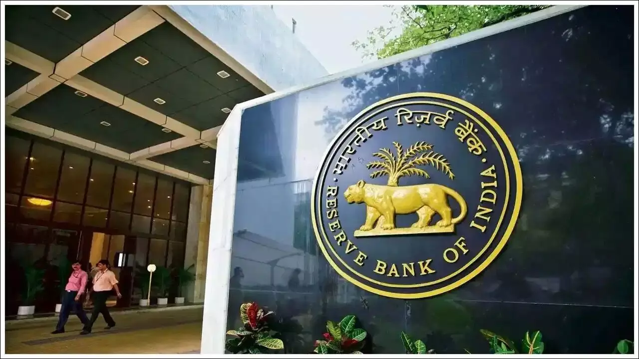 RBI : బ్యాంక్ ఆఫ్ బరోడాకు ఆర్బీఐ షాక్.. భారీ జరిమానా విధించిన కేంద్ర బ్యాంక్ RBI : బ్యాంక్ ఆఫ్ బరోడాకు ఆర్బీఐ షాక్.. భారీ జరిమానా విధించిన కేంద్ర బ్యాంక్
