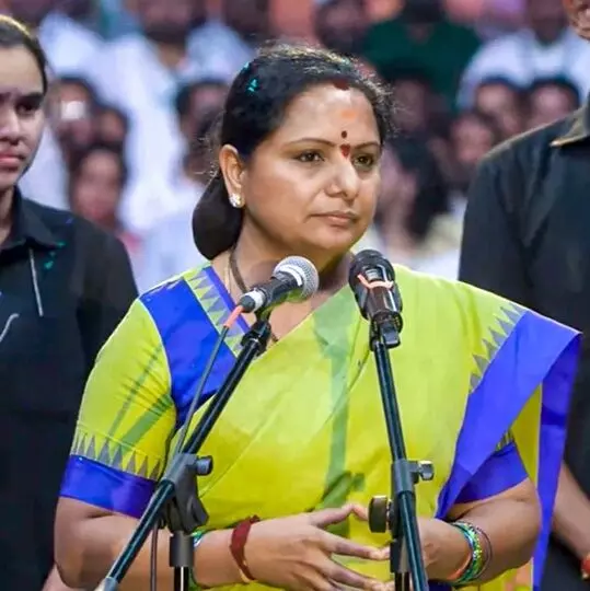 Kavitha: పార్టీ పేరు మార్చాలని కవితకు ఈసీ ఆదేశం Kavitha: పార్టీ పేరు మార్చాలని కవితకు ఈసీ ఆదేశం