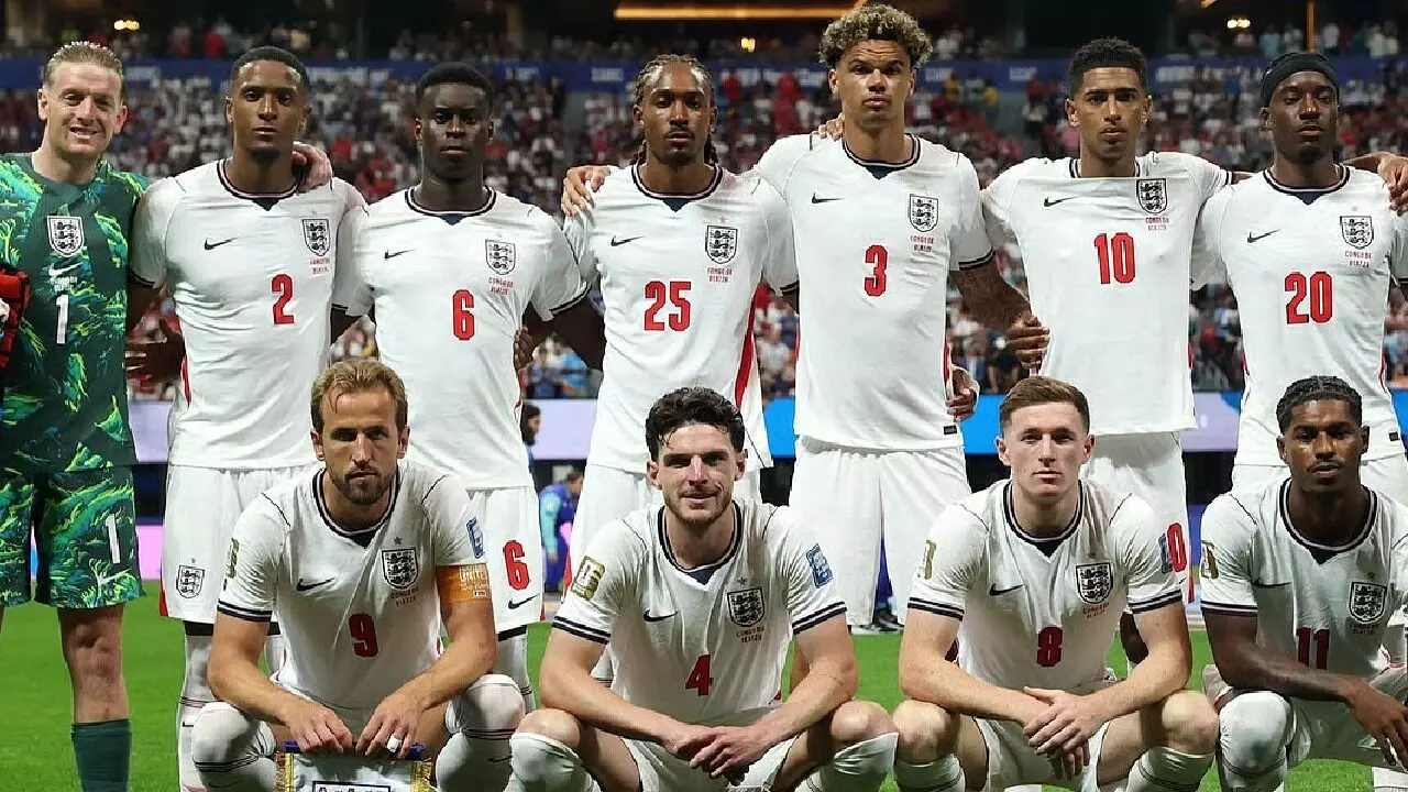 FIFA World Cup: మెక్సికోకు భారీ షాక్.. 10 మందితోనే రికార్డు విజయం కొట్టిన ఇంగ్లాండ్! FIFA World Cup: మెక్సికోకు భారీ షాక్.. 10 మందితోనే రికార్డు విజయం కొట్టిన ఇంగ్లాండ్!