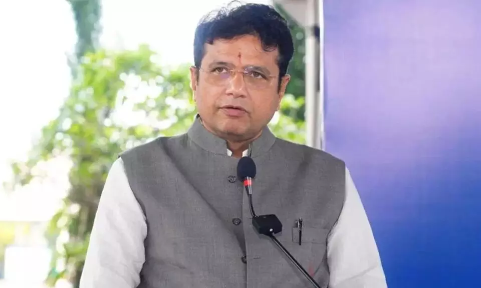 Minister Sridhar Babu: కాళేశ్వరం ప్రాజెక్టులో బీఆర్ఎస్ నాయకుల దోపిడీ జరిగిందని మంత్రి శ్రీధర్బాబు ఆరోపణ Minister Sridhar Babu: కాళేశ్వరం ప్రాజెక్టులో బీఆర్ఎస్ నాయకుల దోపిడీ జరిగిందని మంత్రి శ్రీధర్బాబు ఆరోపణ