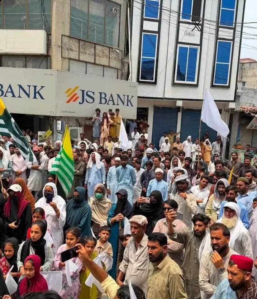 PoK Leaders Warn Pakistan: పాకిస్థాన్కు పీఓకే నేతల హెచ్చరిక: జులై 9న ఫైనల్ యాక్షన్ PoK Leaders Warn Pakistan: పాకిస్థాన్కు పీఓకే నేతల హెచ్చరిక: జులై 9న ఫైనల్ యాక్షన్