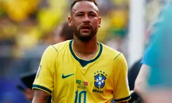 FIFA World Cup: అంతర్జాతీయ ఫుట్బాల్కు నెయ్మర్ కన్నీటి వీడ్కోలు! FIFA World Cup: అంతర్జాతీయ ఫుట్బాల్కు నెయ్మర్ కన్నీటి వీడ్కోలు!