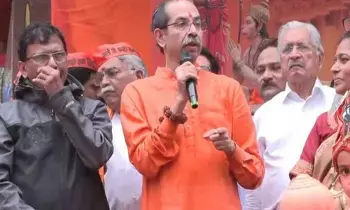 Uddhav Thackeray Alleges: ‘హిందువుల భక్తి ధనాన్ని దోచుకుంటున్నారు’.. ఉద్ధవ్ ఠాక్రే ఆరోపణ Uddhav Thackeray Alleges: ‘హిందువుల భక్తి ధనాన్ని దోచుకుంటున్నారు’.. ఉద్ధవ్ ఠాక్రే ఆరోపణ