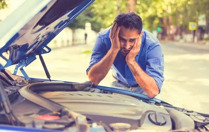 Car Repair Tips : నడుస్తున్న కారు హఠాత్తుగా ఆగిపోయిందా? మెకానిక్ అవసరం లేకుండా మీరే ఇలా స్టార్ట్ చేయండి Car Repair Tips : నడుస్తున్న కారు హఠాత్తుగా ఆగిపోయిందా? మెకానిక్ అవసరం లేకుండా మీరే ఇలా స్టార్ట్ చేయండి